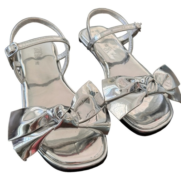 Zara kids girls mirrored bow sandals shiny silver size 32 or US 1 - Picture 10 of 11